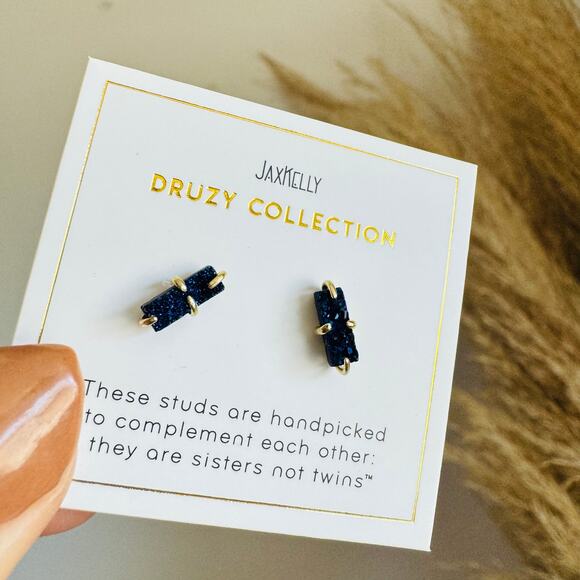 NEW ANTHROPOLOGIE JaxKelly 18kt Gold Navy Blue Druzy Stone Gemstone Bar Earring - Picture 2 of 8